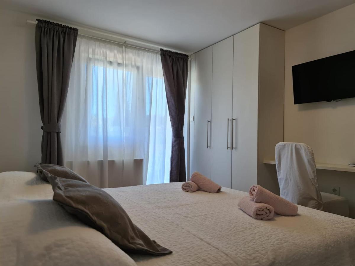 Apartments Juric Brodarica  Esterno foto