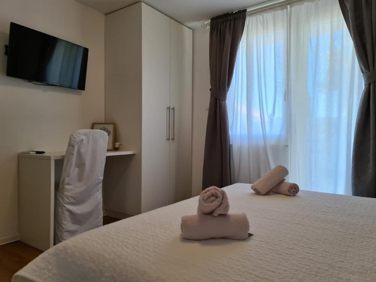 Apartments Juric Brodarica  Esterno foto