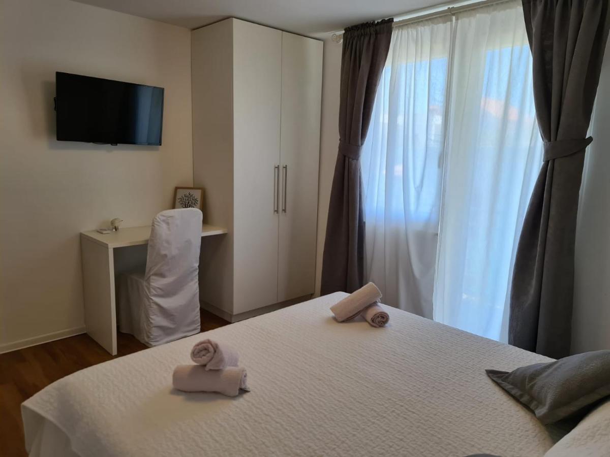 Apartments Juric Brodarica  Esterno foto