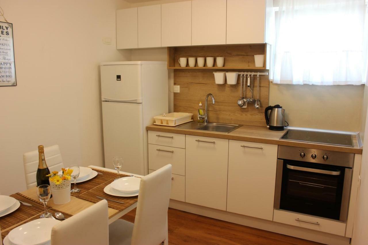 Apartments Juric Brodarica  Esterno foto